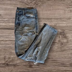 American Eagle Tomgirl Ripped Distressed Light Wash Button Fly Jeans 8 Short